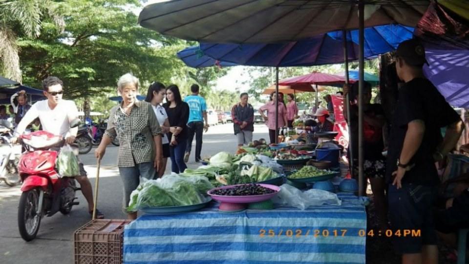 ตลาดนัดนาบอน วันเสาร์