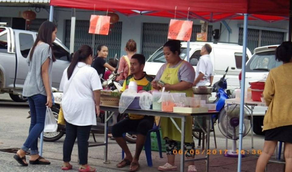 ตลาดนัดนาบอน วันเสาร์