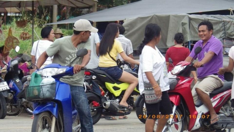 ตลาดนัดนาบอน วันเสาร์