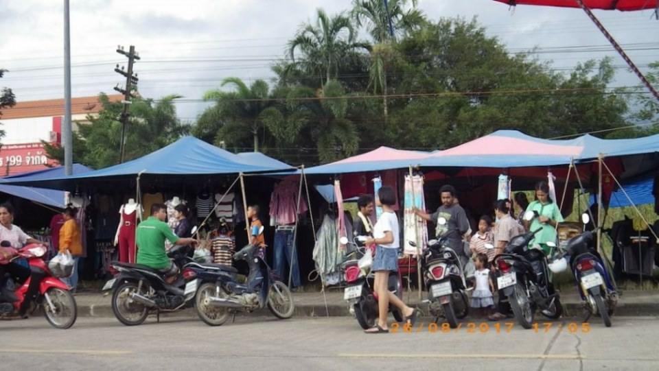 ตลาดนัดนาบอน วันเสาร์