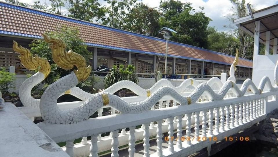 หลังวัด