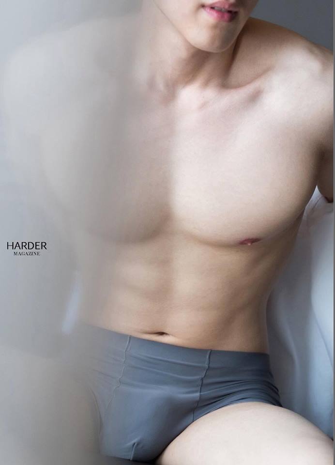 หนุ่มหล่อขึ้นปก 106