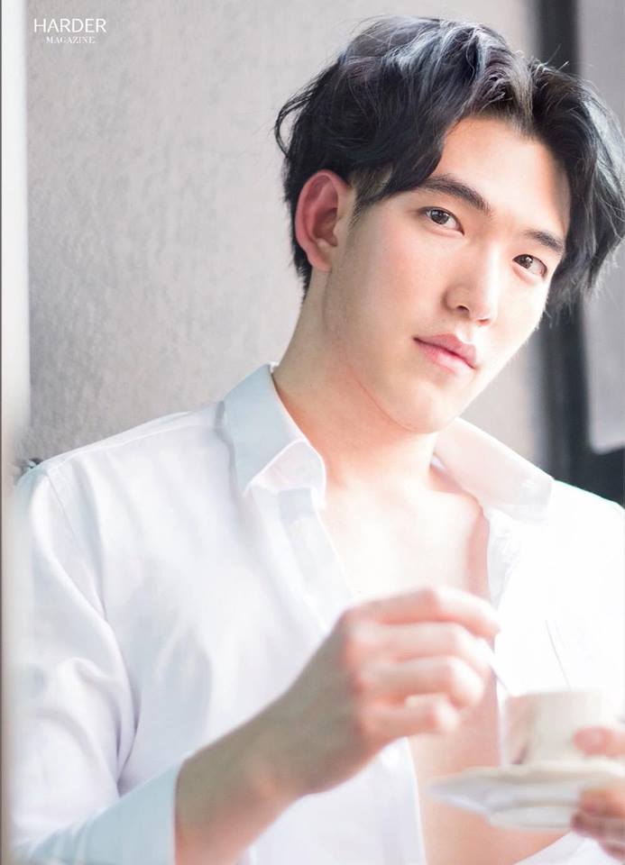 หนุ่มหล่อขึ้นปก 106