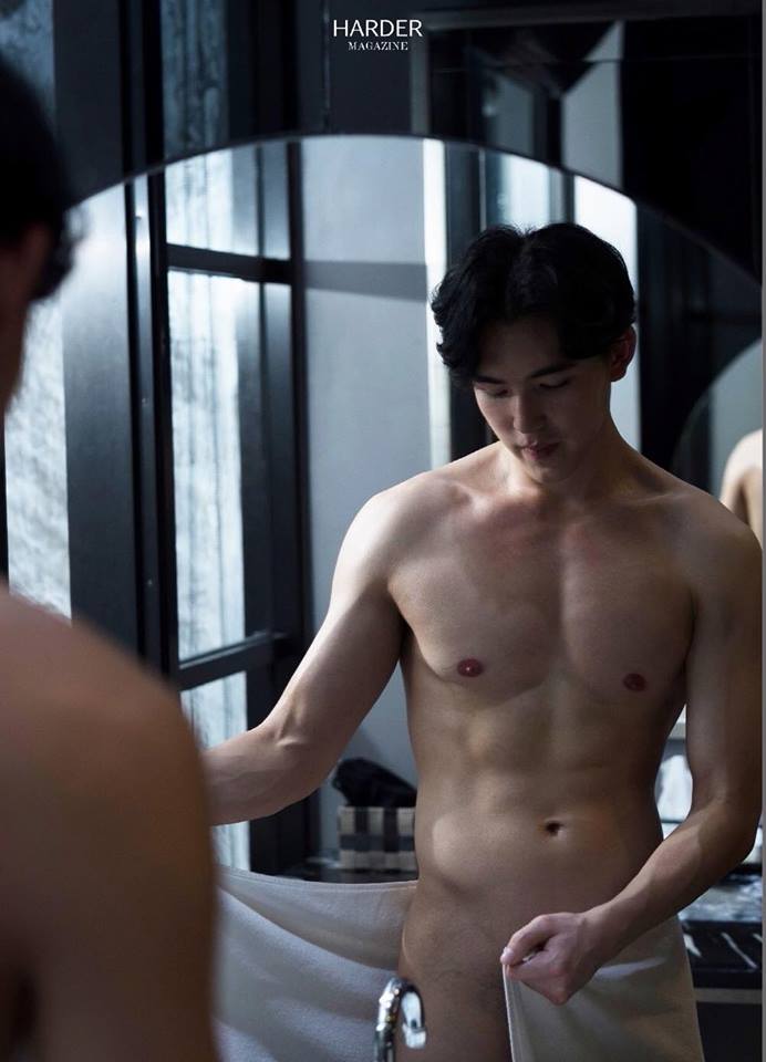 หนุ่มหล่อขึ้นปก 106