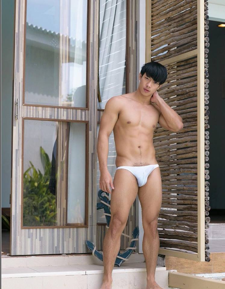 หนุ่มหล่อขึ้นปก 107