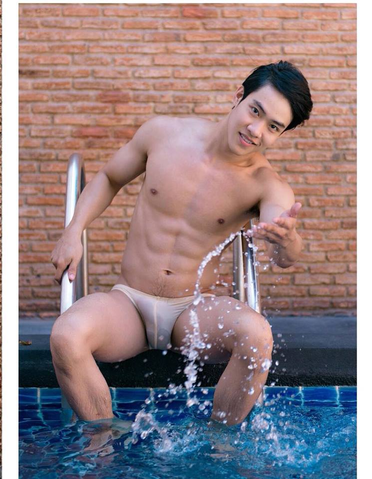 หนุ่มหล่อขึ้นปก 107