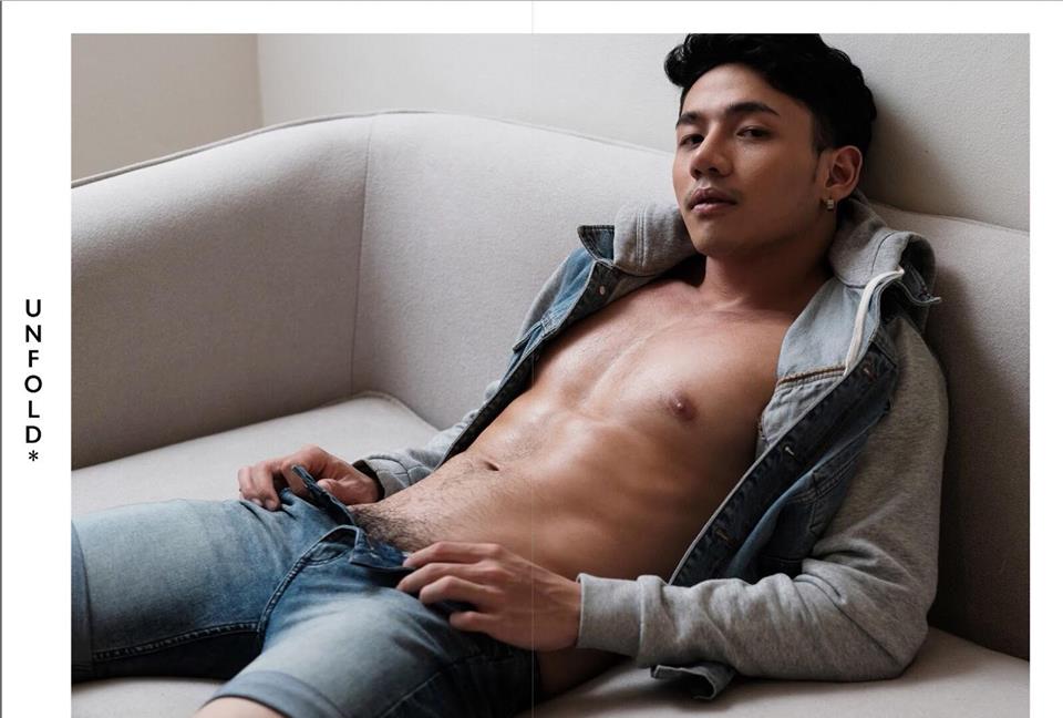หนุ่มหล่อขึ้นปก 111