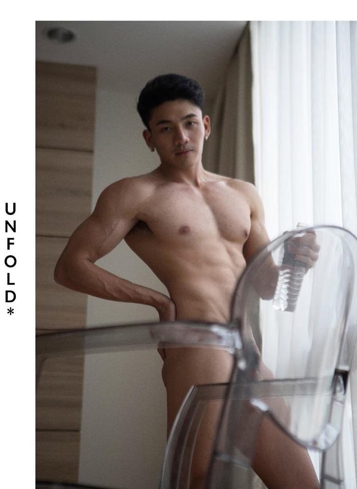 หนุ่มหล่อขึ้นปก 111