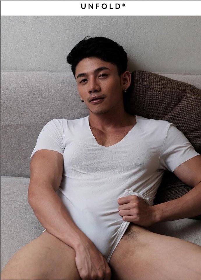 หนุ่มหล่อขึ้นปก 111