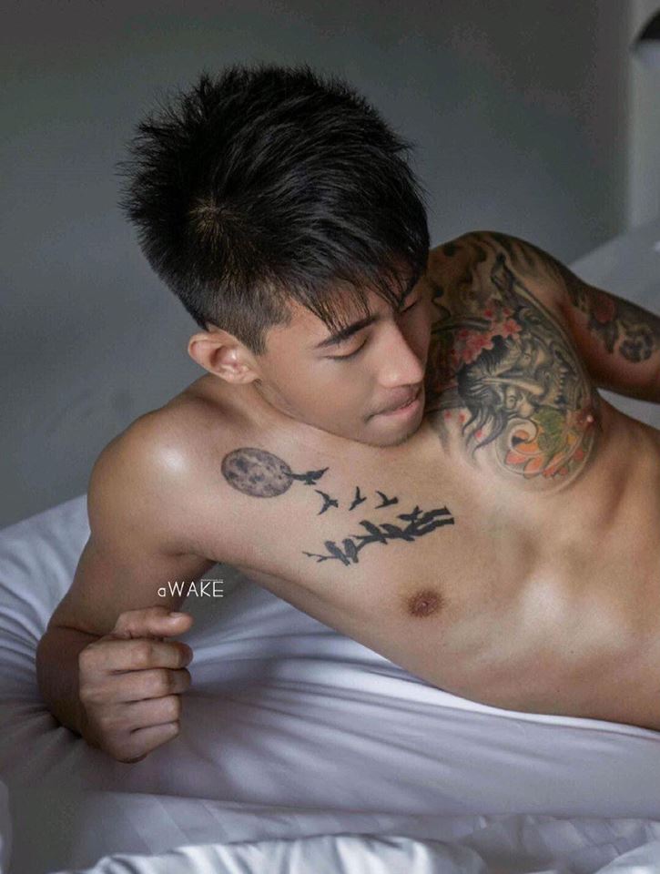 หนุ่มหล่อขึ้นปก 113
