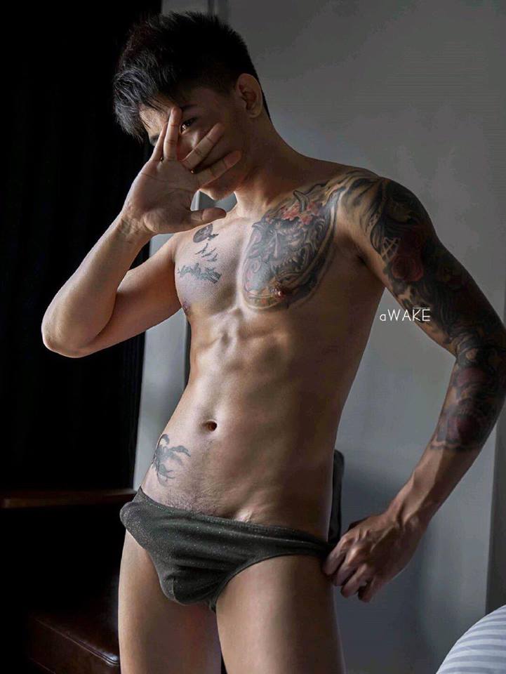 หนุ่มหล่อขึ้นปก 113