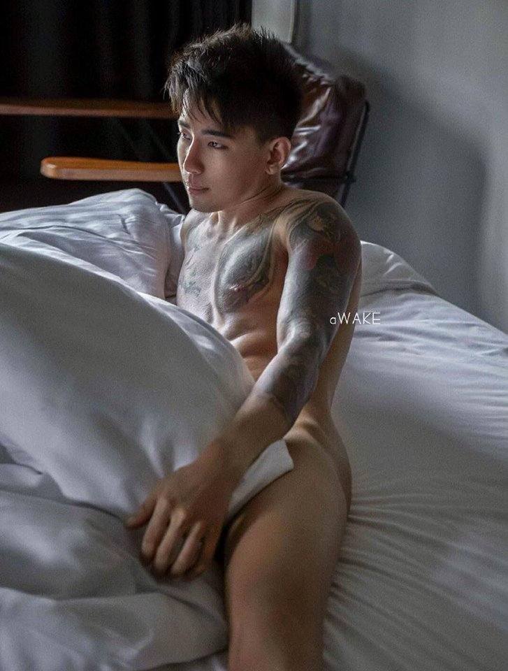 หนุ่มหล่อขึ้นปก 113