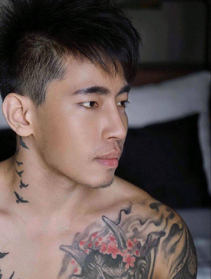 หนุ่มหล่อขึ้นปก 113