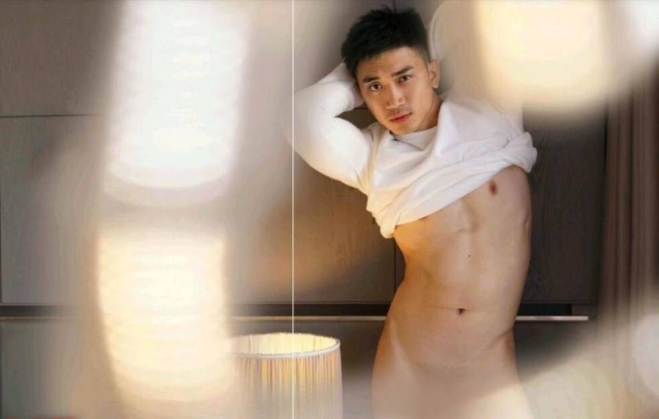 หนุ่มหล่อขึ้นปก 114