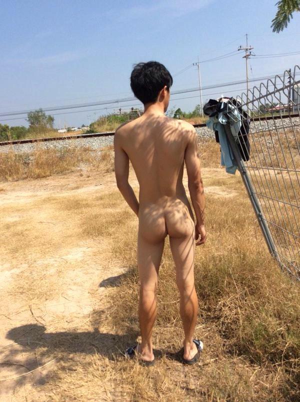 สุดท้าย หนุ่มๆ
