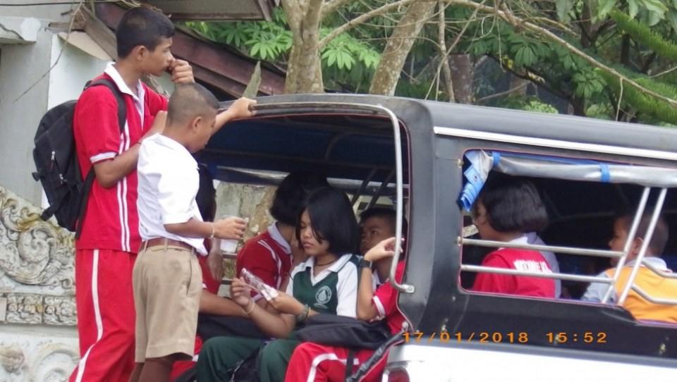 รถนักเรียน