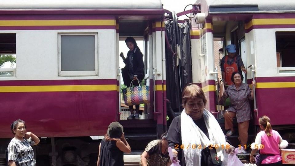 รถไฟท้องถิ่น สายใต้