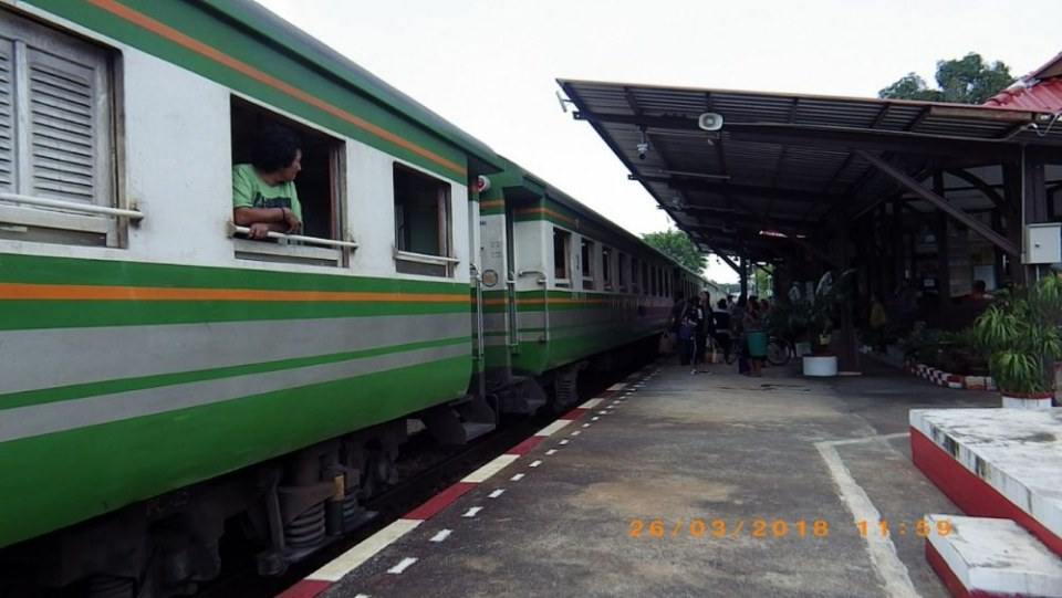 รถไฟท้องถิ่น สายใต้