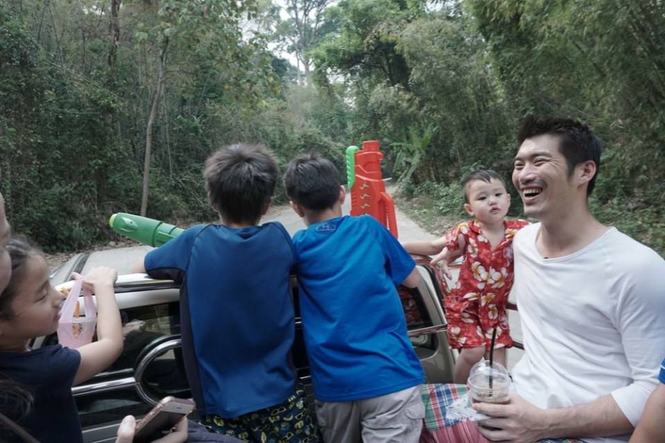 คุณ ธนาธร จึงรุ่งเรืองกิจ หัวหน้าพรรคอนาคตใหม่.