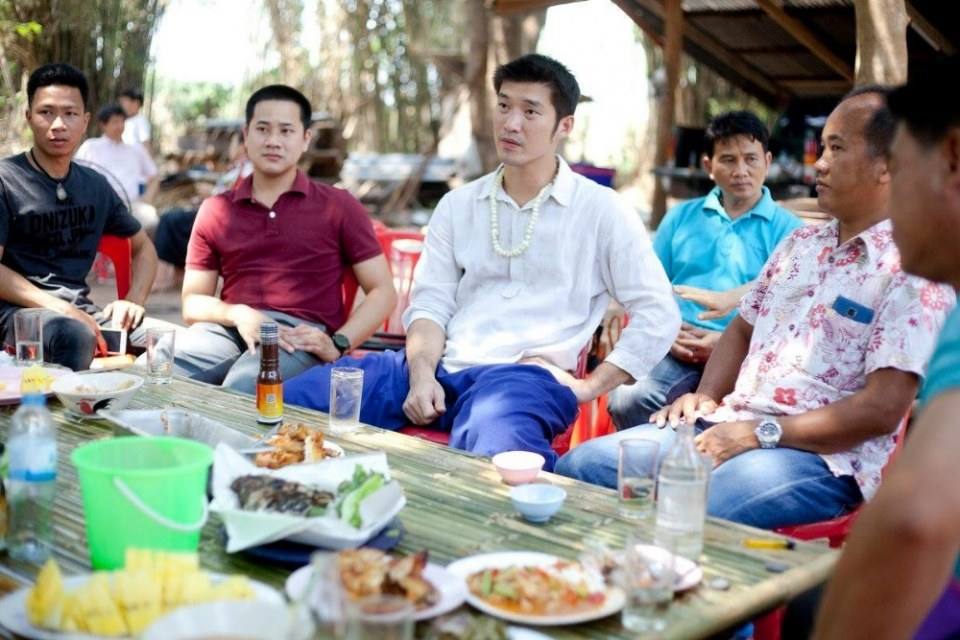 คุณ ธนาธร จึงรุ่งเรืองกิจ หัวหน้าพรรคอนาคตใหม่.