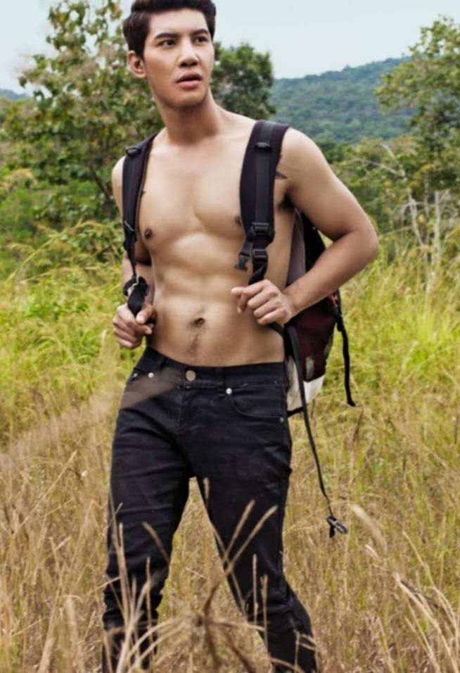 หนุ่มหล่อขึ้นปก 122