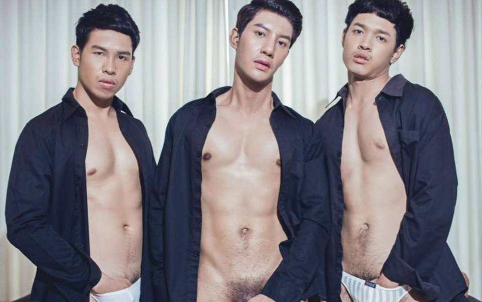 หนุ่มหล่อขึ้นปก 122
