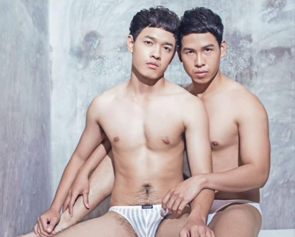 หนุ่มหล่อขึ้นปก 122
