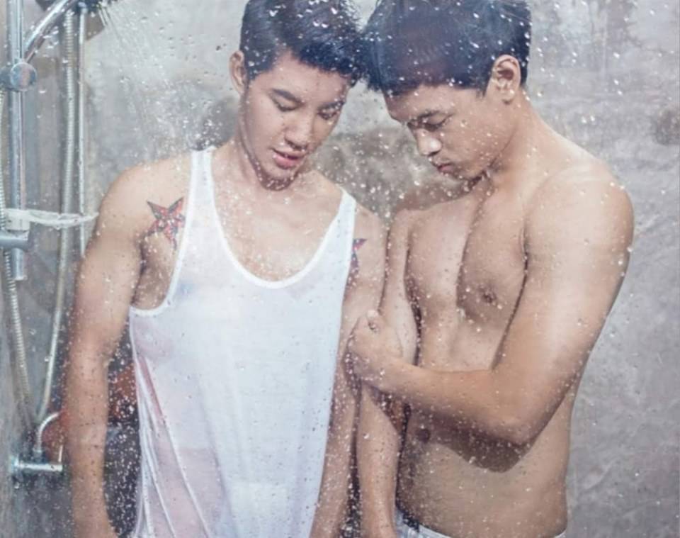 หนุ่มหล่อขึ้นปก 122