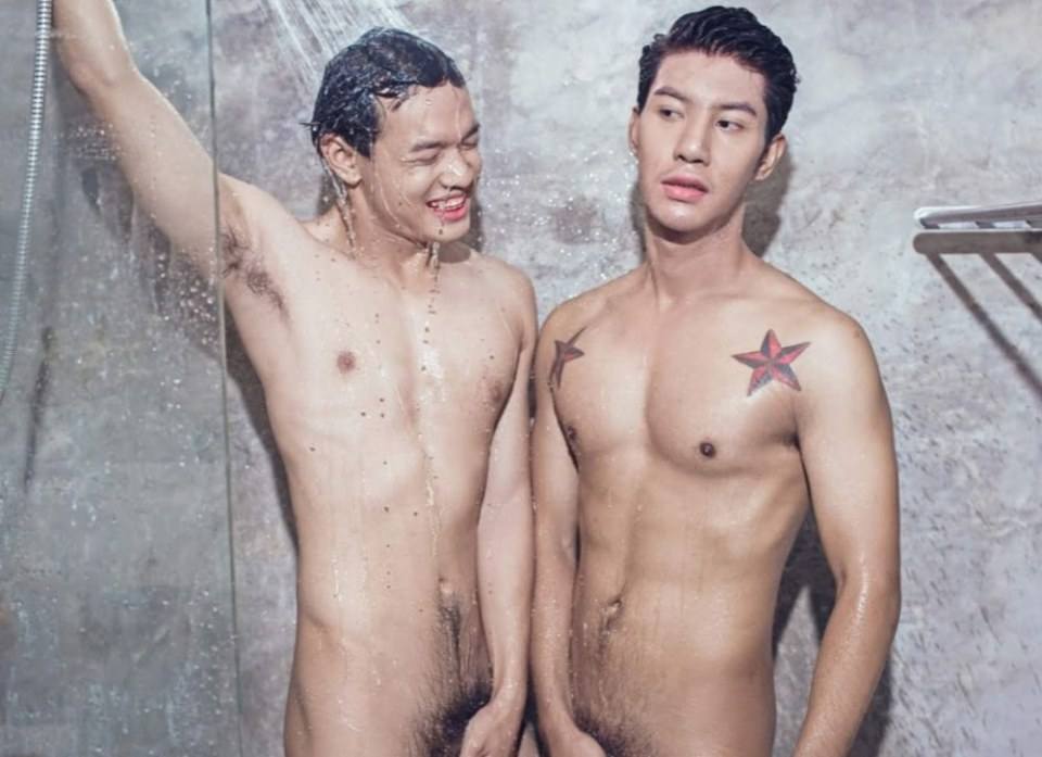 หนุ่มหล่อขึ้นปก 122