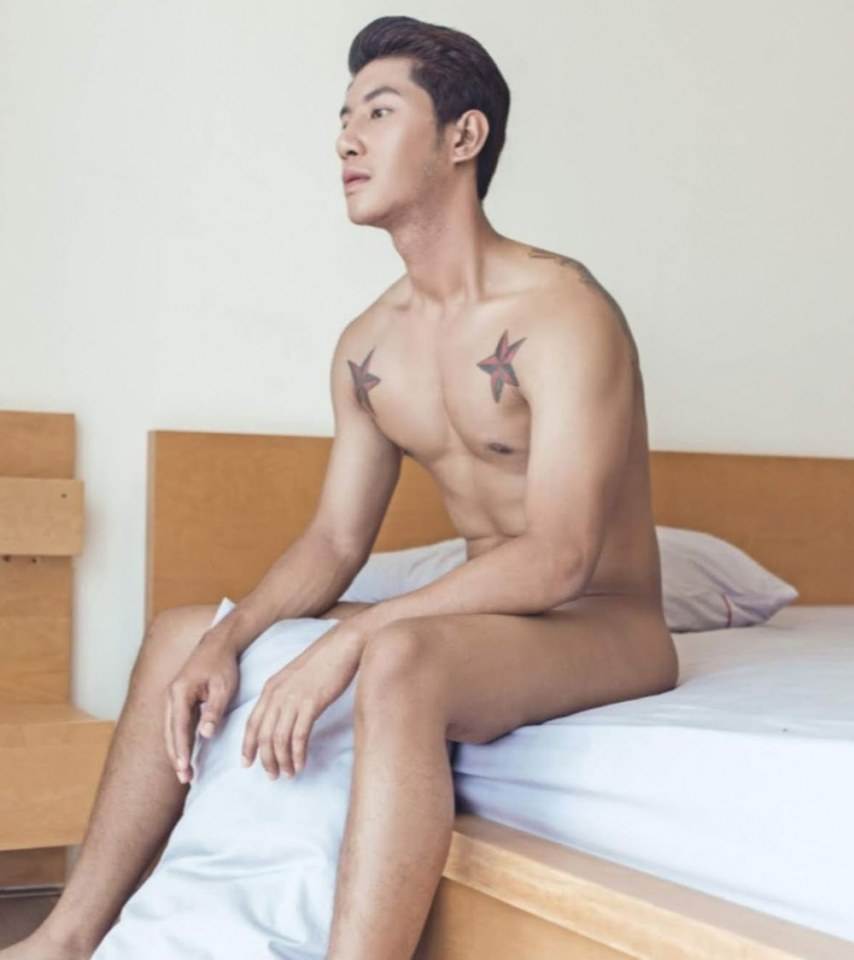 หนุ่มหล่อขึ้นปก 122