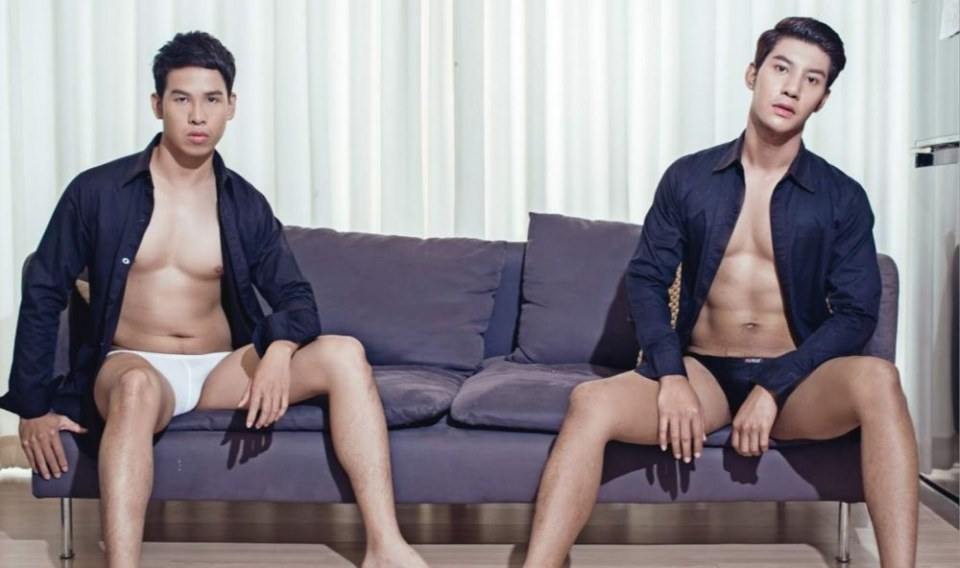 หนุ่มหล่อขึ้นปก 122