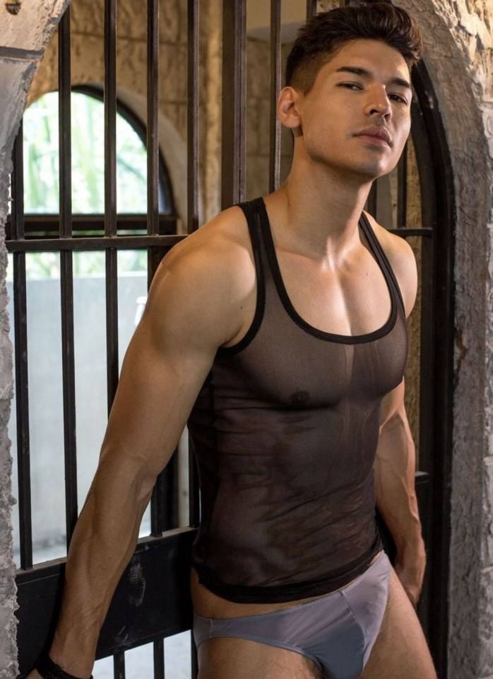 หนุ่มหล่อขึ้นปก 123