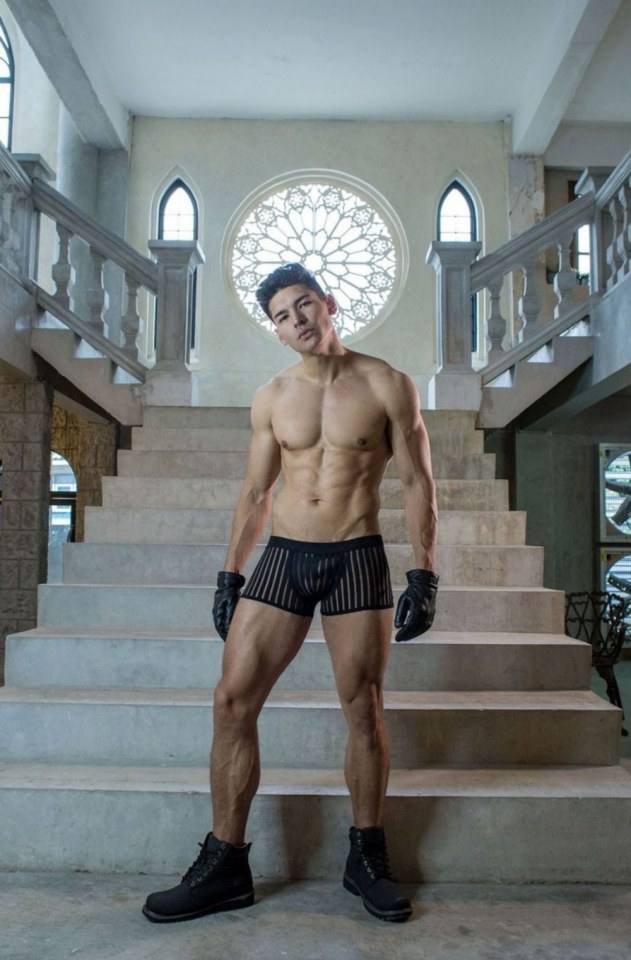 หนุ่มหล่อขึ้นปก 123