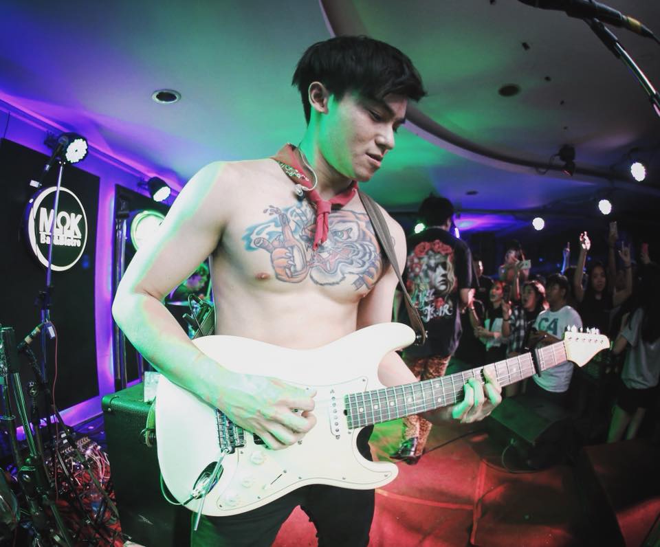 พี่จ๊ะ มือกีต้าร์ วง The Mousses หุ่นแซ่บสุดๆ