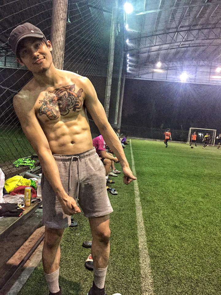 พี่จ๊ะ มือกีต้าร์ วง The Mousses หุ่นแซ่บสุดๆ