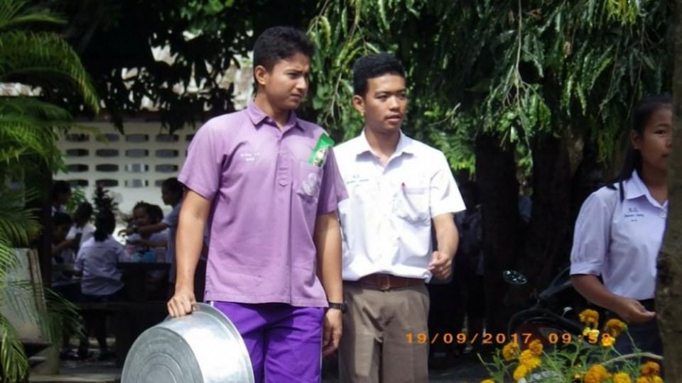 วันทอดผ้าป่าให้โรงเรียน