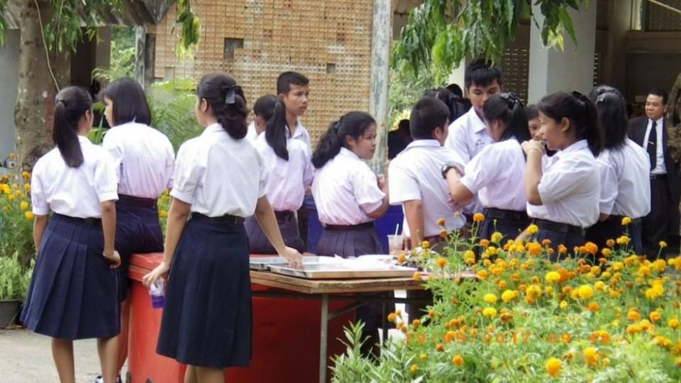 ร.ร.ช้างกลางประชานุกูล (วันทอดผ้าป่าให้โรงเรียน)