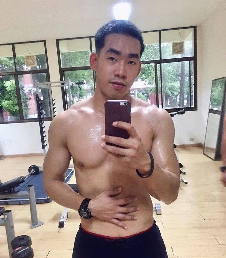 ชายใดชุ่มเหงื่อ  ชายนั้นเช็ดเก่ง  3,850