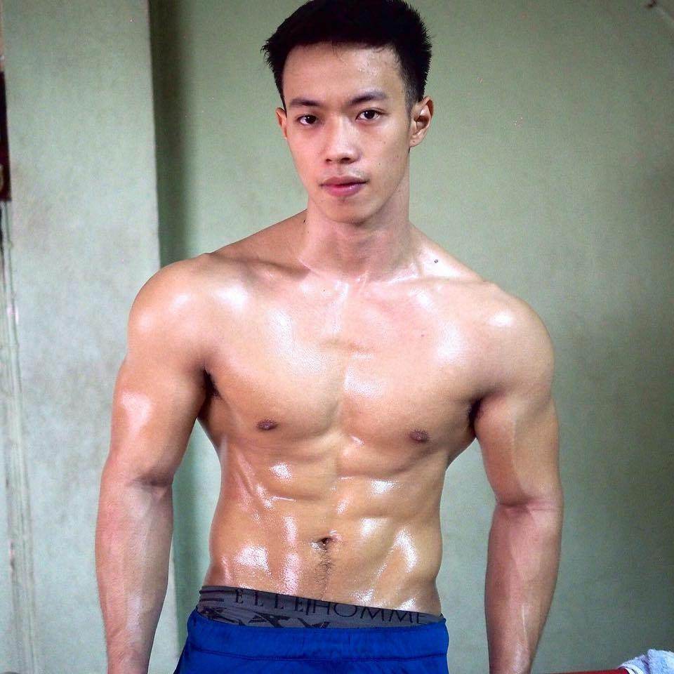 ชายใดชุ่มเหงื่อ  ชายนั้นเช็ดเก่ง  3,850