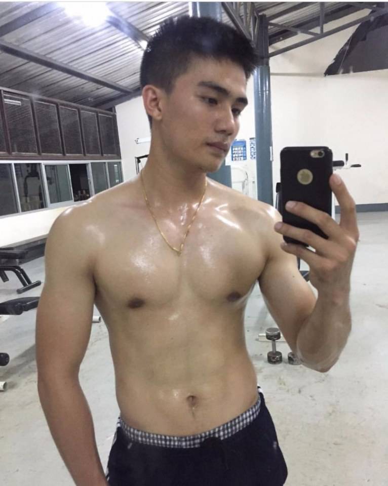 ชายใดชุ่มเหงื่อ  ชายนั้นเช็ดเก่ง  3,850