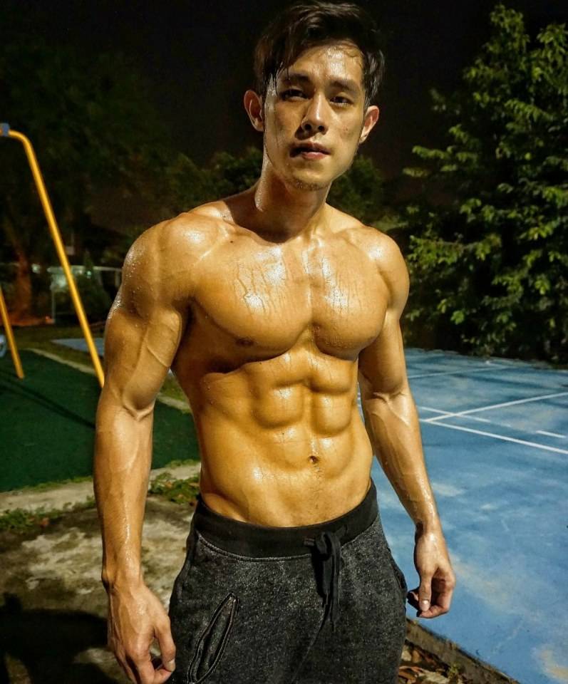 ชายใดชุ่มเหงื่อ  ชายนั้นเช็ดเก่ง  3,850