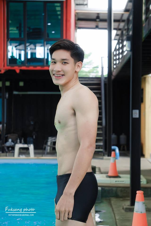 น้องบุ๊ค ขาวๆ น่ารัก หุ่นน่ากอด