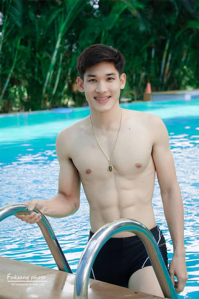 น้องบุ๊ค ขาวๆ น่ารัก หุ่นน่ากอด
