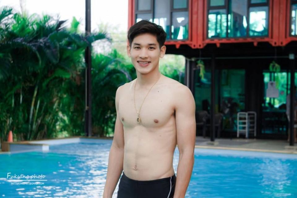 น้องบุ๊ค ขาวๆ น่ารัก หุ่นน่ากอด