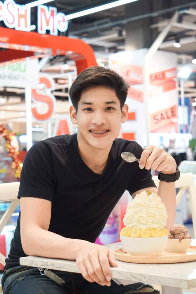 น้องบุ๊ค ขาวๆ น่ารัก หุ่นน่ากอด