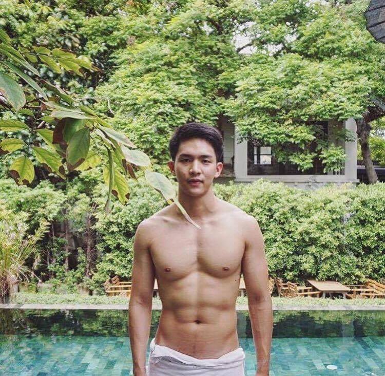 รักต้องถก  3,906