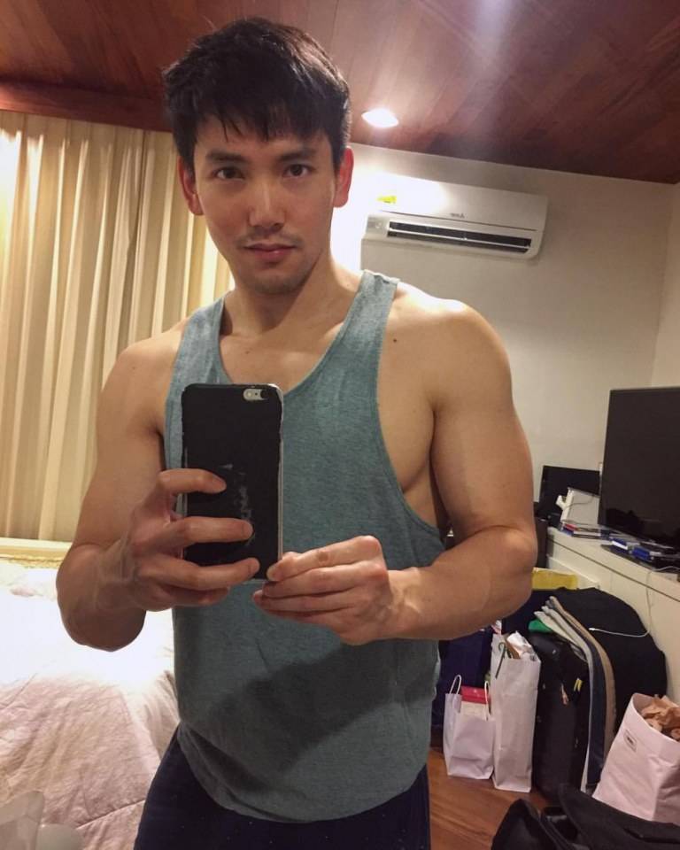 หนุ่มฮอต หนุ่มฮิต  ในขิตโพสต์จัง  3,918