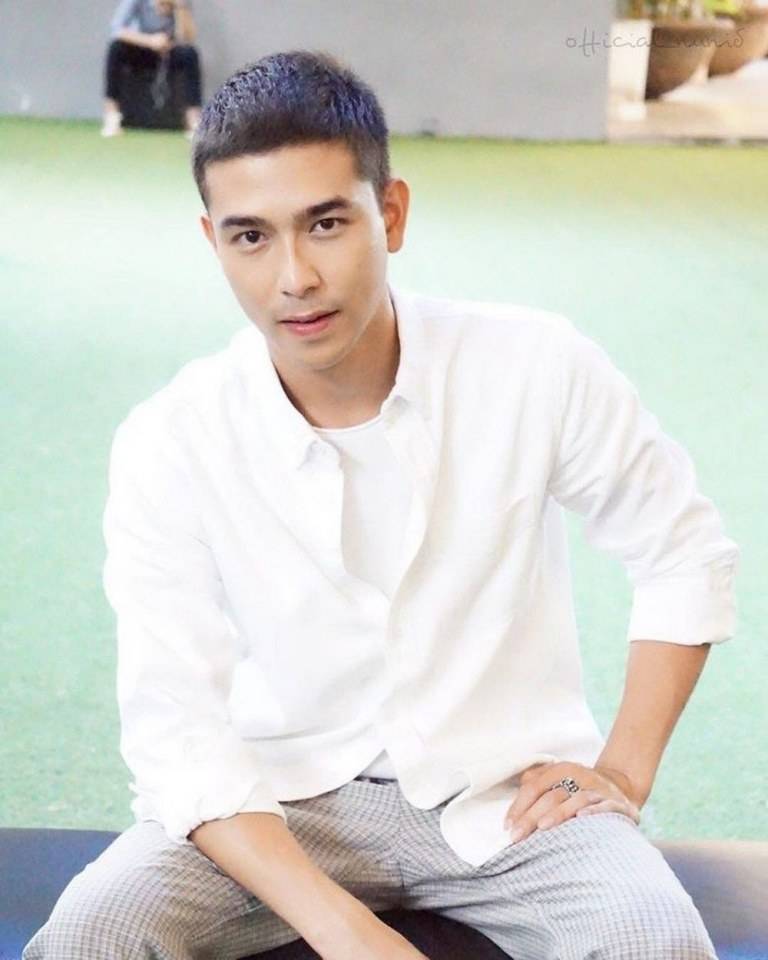 หนุ่มฮอต หนุ่มฮิต  ในขิตโพสต์จัง  3,918