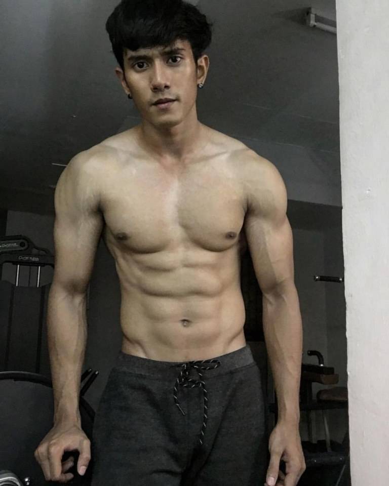 หนุ่มฮอต หนุ่มฮิต  ในขิตโพสต์จัง  3,918