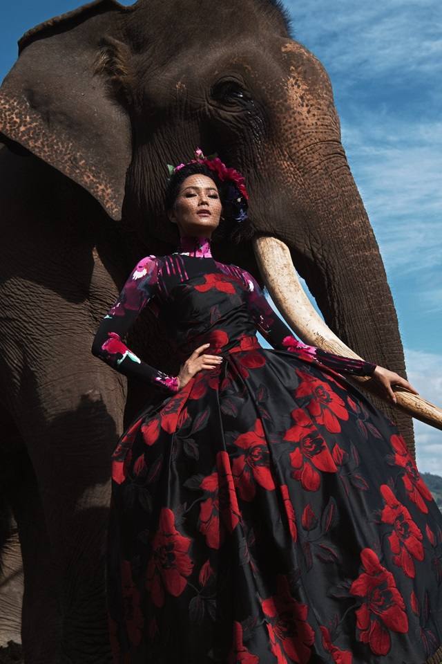 H'Hen Ni&ecirc; @ Heritage Fashion vietnam February 2019